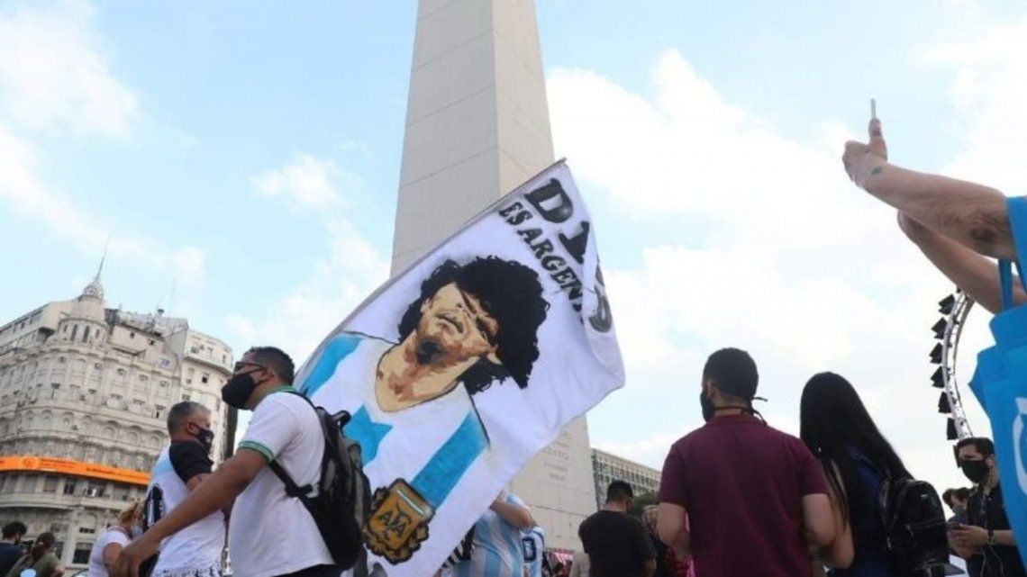 Maradona fue el eje de las convocatoria en la Plaza de la República.