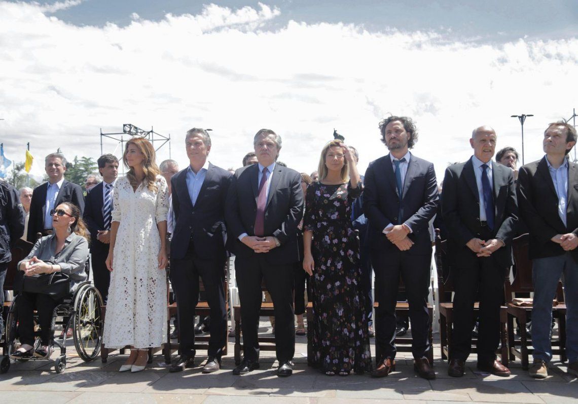 Macri y Fernández, juntos en la misa por la unidad y la paz