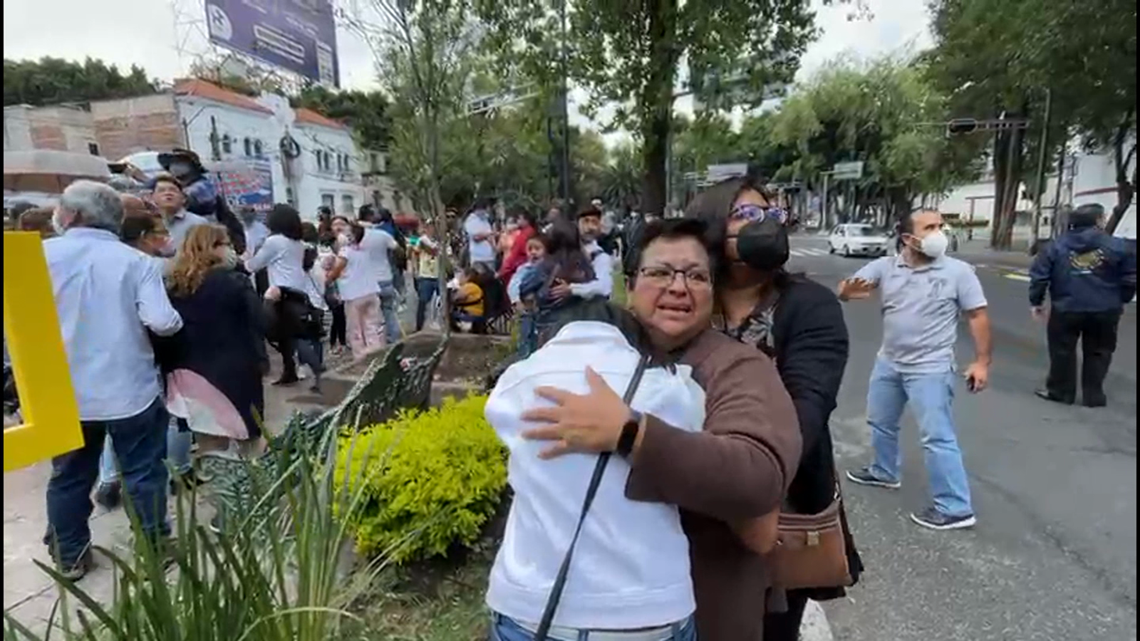 México: fuerte sismo sacude la capital en el día del aniversario de dos terremotos