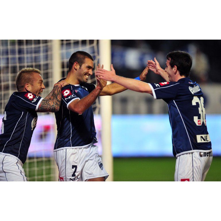 Bajo un manto de sospecha, Quilmes le ganó a Racing