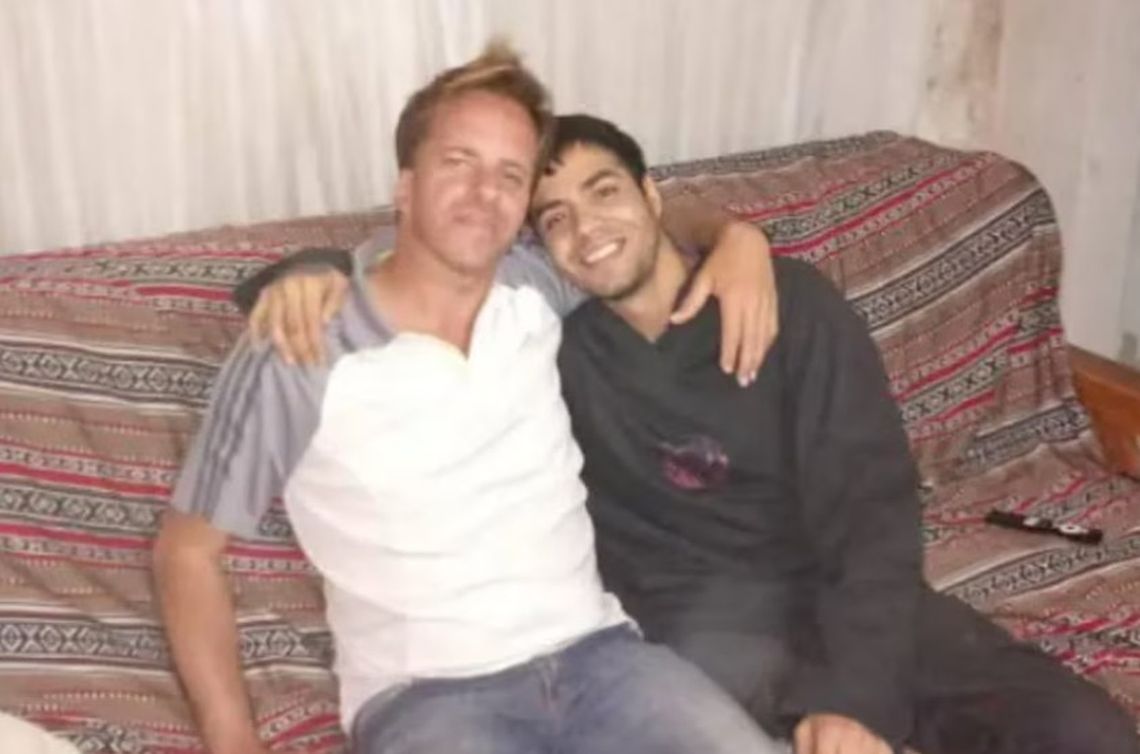 Reynaldo Wakeke se casó con Javier Elías Salazar, en Coronda, provincia de Santa Fe.  Reynaldo Wakeke se casó con Javier Elías Salazar, en Coronda, provincia de Santa Fe.