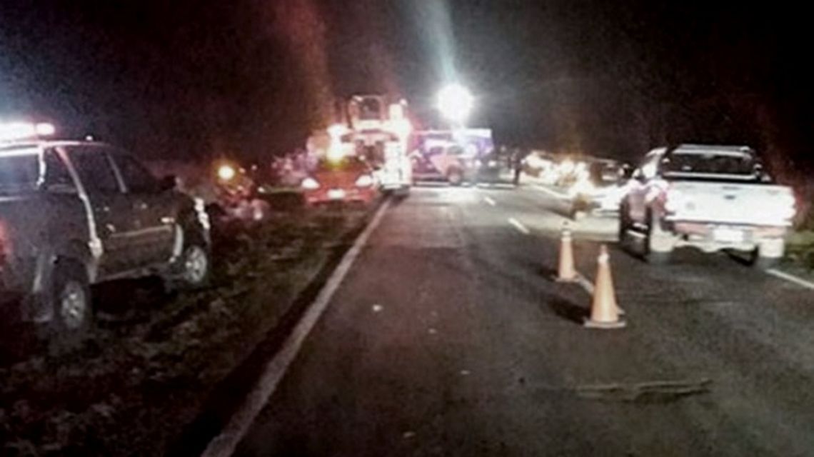Choque múltiple con dos muertos en Santa Fe.