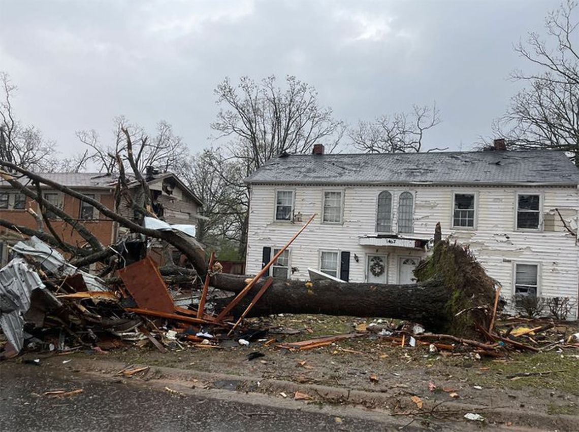 Un tornado dejó tres muertos en Arkansas