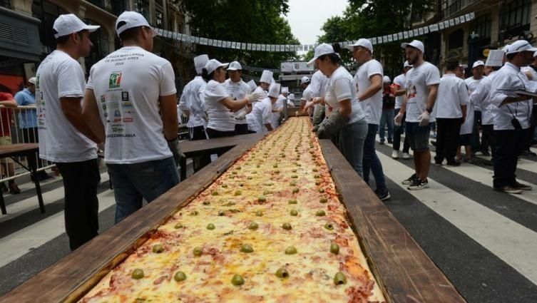 Argentina busca romper un récord Guinness...en pizzas y en empanadas