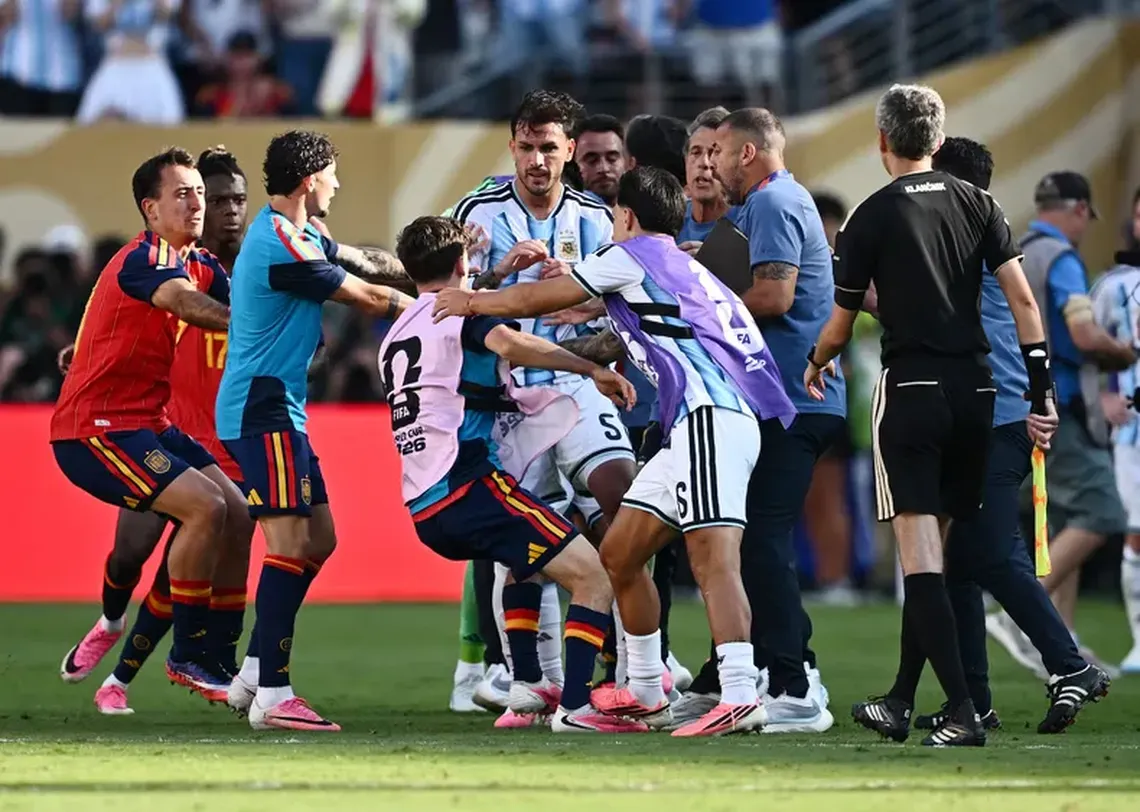 La AFA y varios jugadores deVberán presentar sus descargos.
