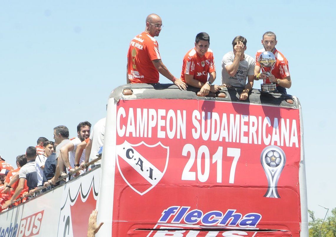 Las postales de la caravana de Independiente y sus hinchas tras