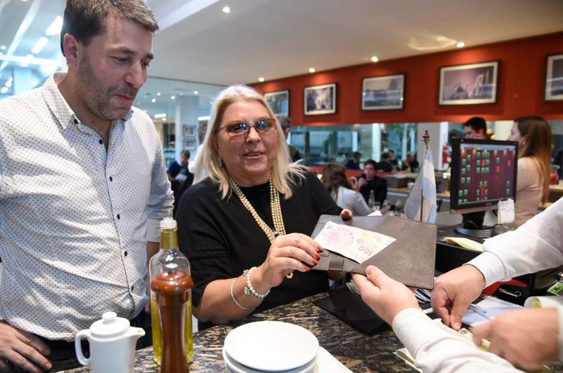 Carrió mejoró la propina y le envió un mensaje irónico a los radicales