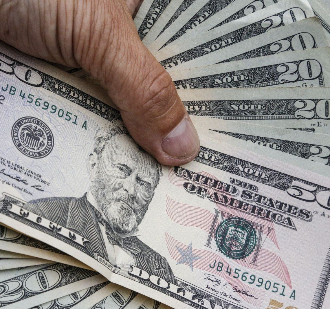 Nuevo récord del dólar: trepó a $20,67