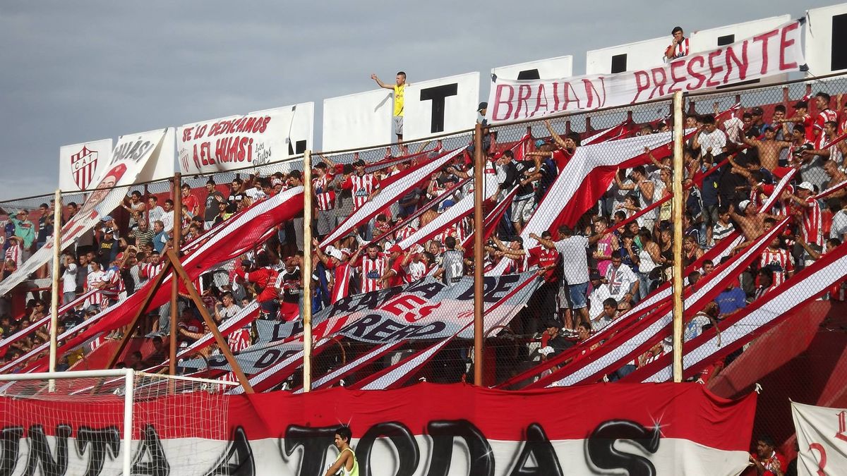 Argentino de Quilmes recibe en la barranca a Talleres de Escalada