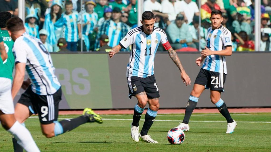 Ángel Di María: capitán y figura de la goleada de la Selección Argentina en La Paz.