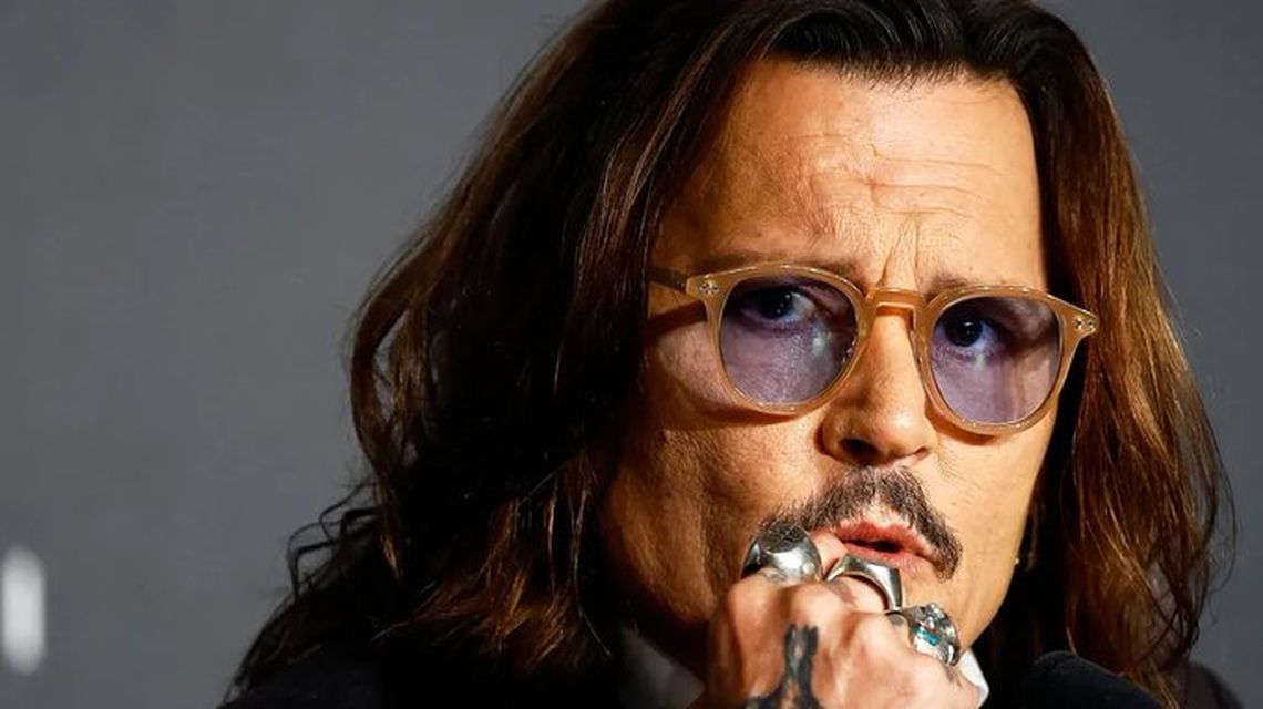 Johnny Depp Fue Encontrado Inconsciente En Un Hotel De Hungr A