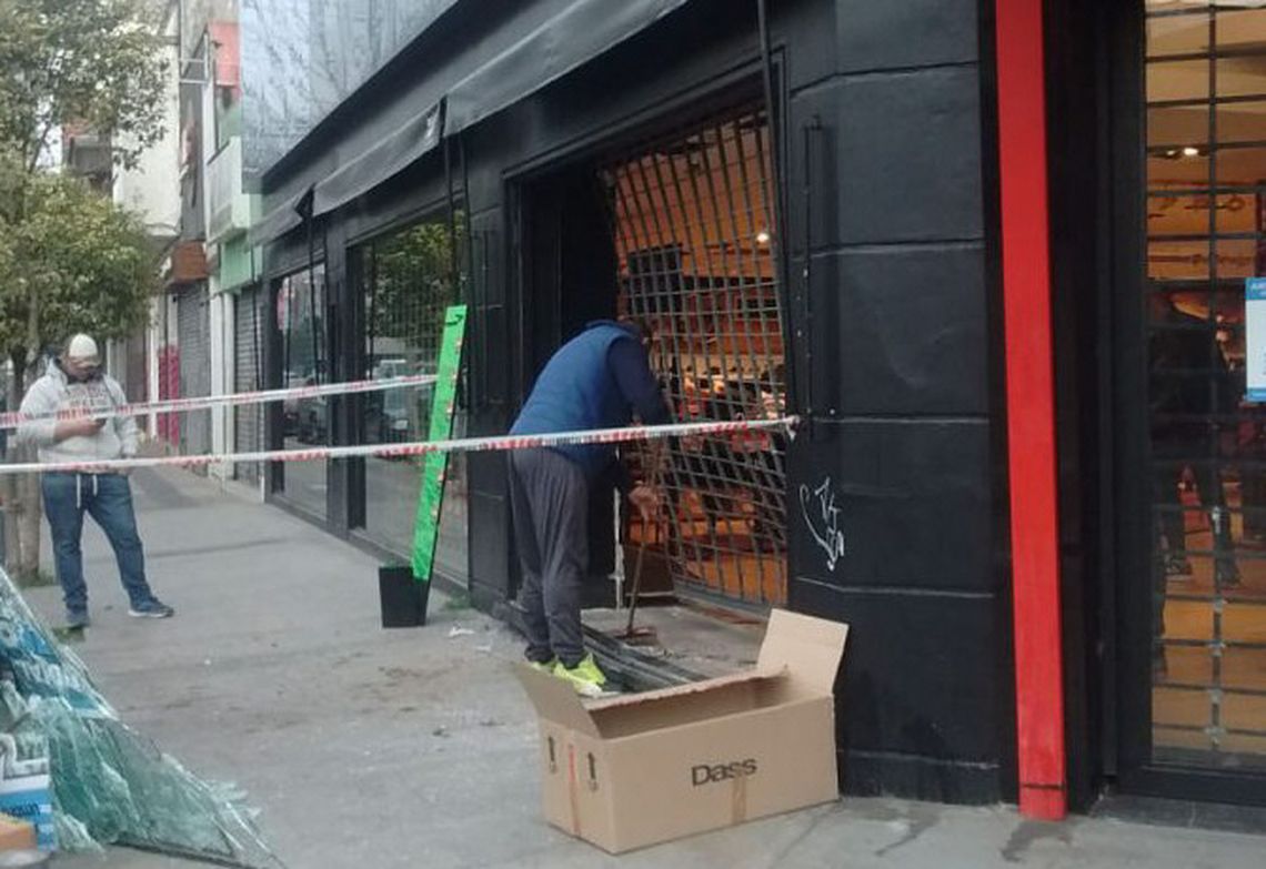 Tanto en la Ciudad de Buenos Aires como en el Conurbano se repiten los ataques a vidrieras para robar.