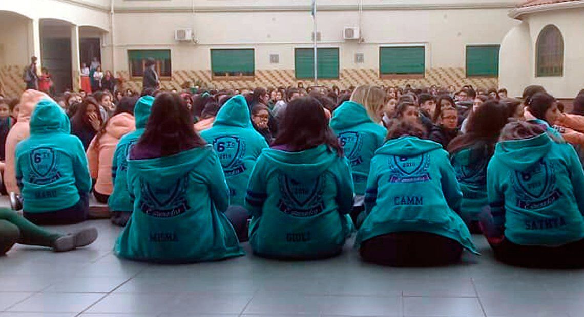 Quilmes: un docente denunció que lo echaron por estar a favor del aborto