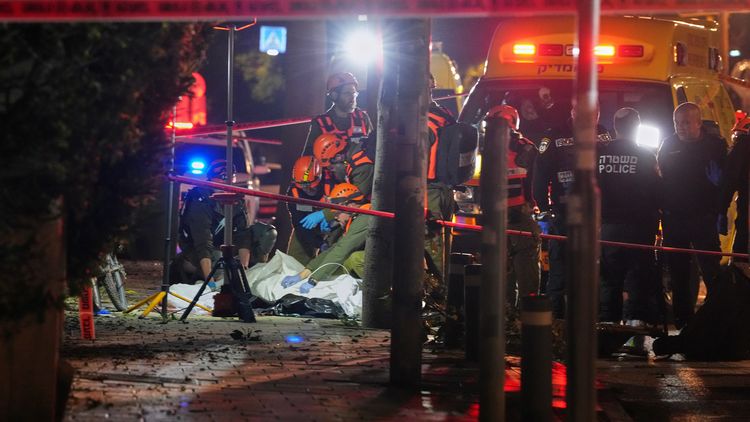 Irán atacó a Israel con misiles de racimo.