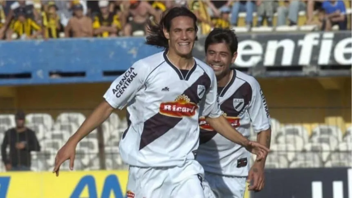 El Matador jugó 30 partidos (12 goles) y de ahí saltó al Palermo de Italia.