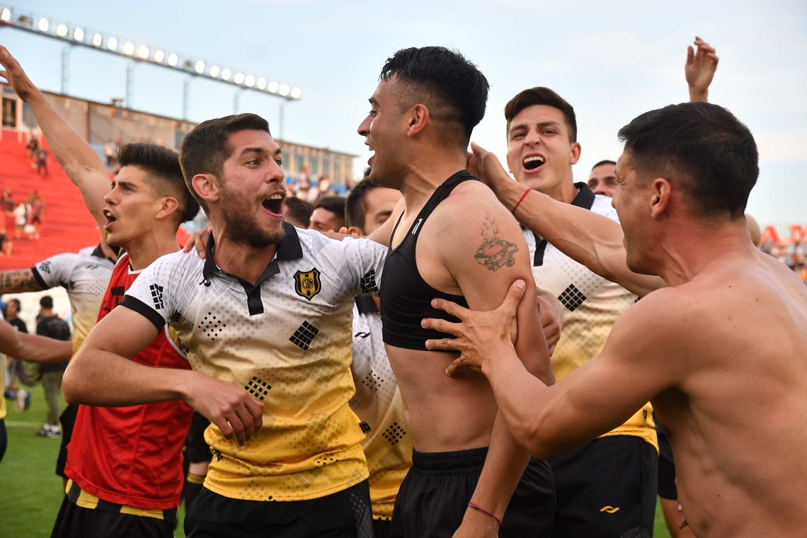 Las mejores fotos del histórico ascenso de Deportivo Madryn a la Primera Nacional
