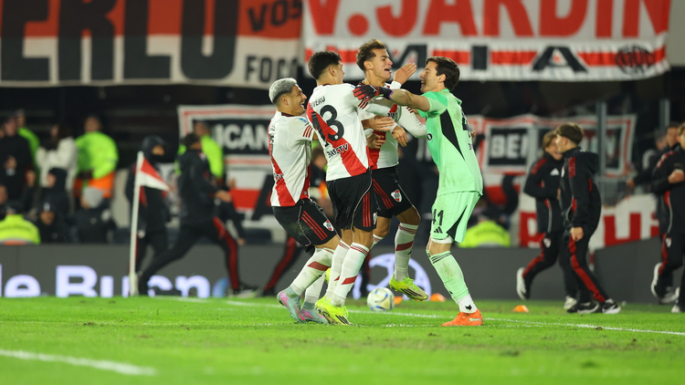 Santiago Beltrán, el héroe de River en los penales para pasar de fase.