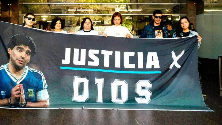 El nuevo juicio se desarrollará a más de cinco años de la muerte de Diego Maradona.