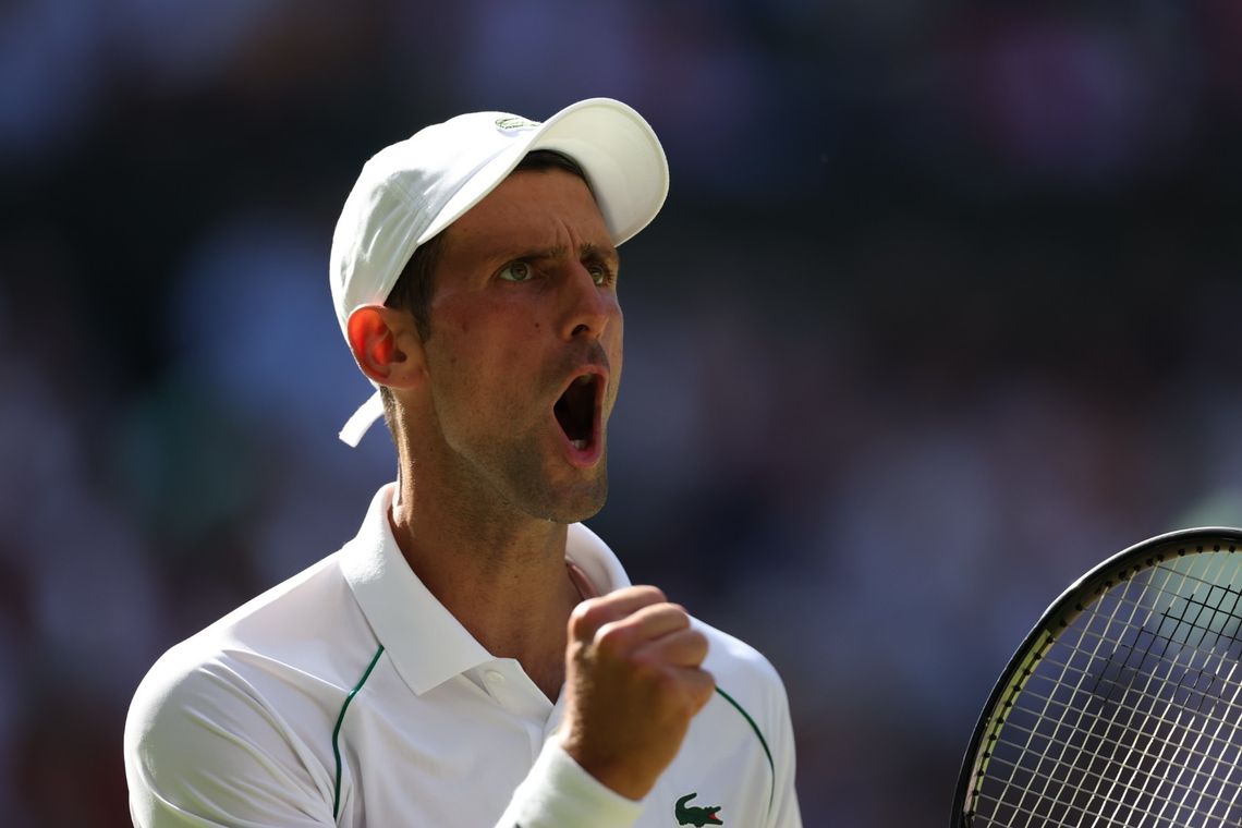 Djokovic ganó y jugará la final de Wimbledon.