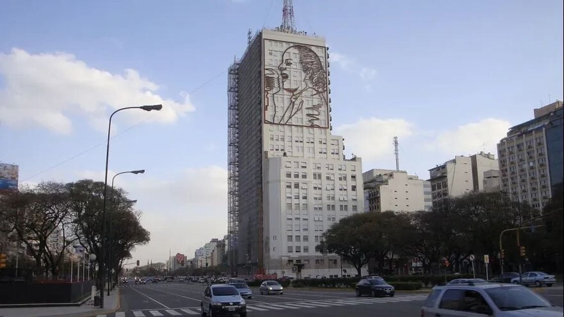 Quieren tirar abajo el edificio que corta la 9 de Julio