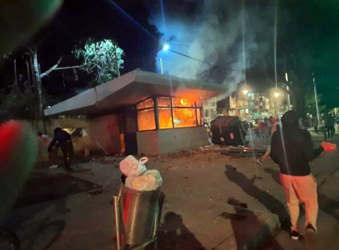 En fotos: cinco muertos en las protestas contra el abuso policial en Bogotá