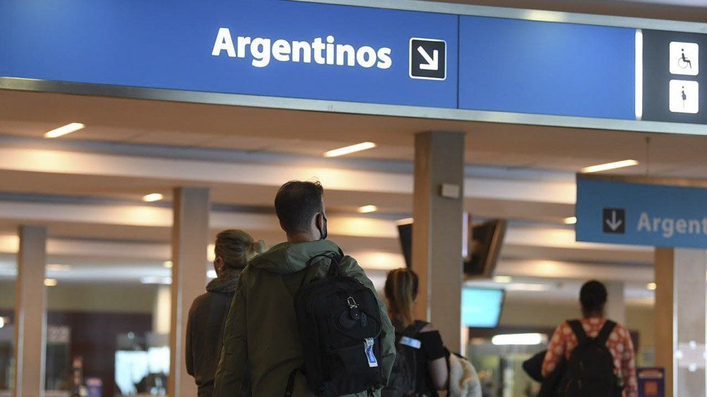 Se complica el regreso de argentinos ante el cierre de fronteras
