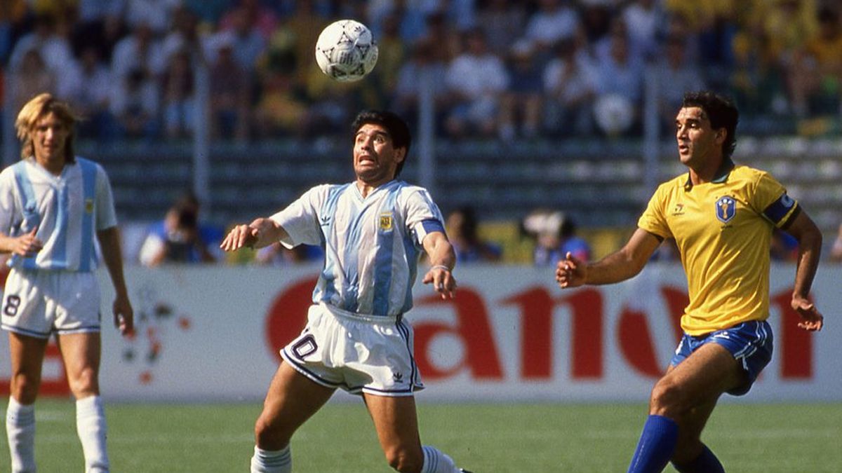 Subastaron una camiseta de Zidane que superó a la de Maradona ante Brasil  en Italia 90 - TyC Sports