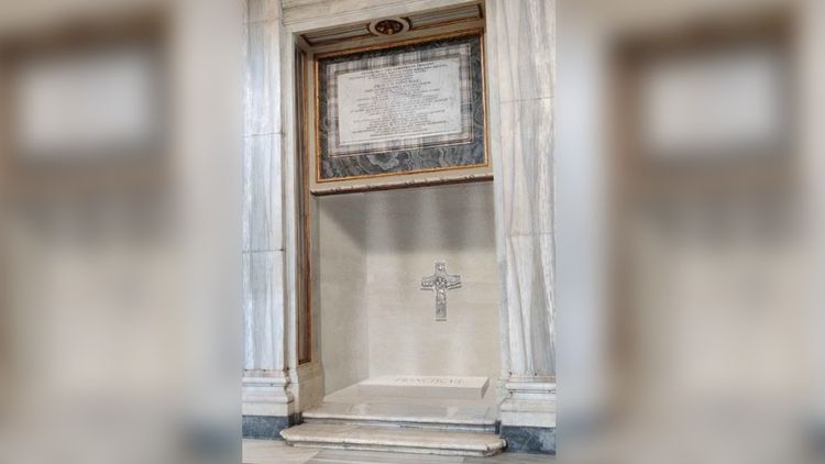 La tumba del papa Francisco se podrá visitar desde este domingo, un día después del funeral en la Plaza de San Pedro.