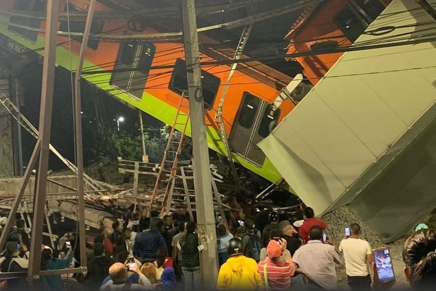 Accidente en metro de Ciudad de México deja muertos y heridos