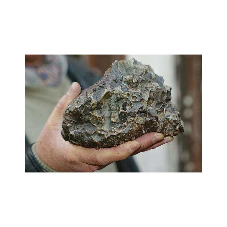 Secuestraron más de dos toneladas de ¡meteoritos! en una casa