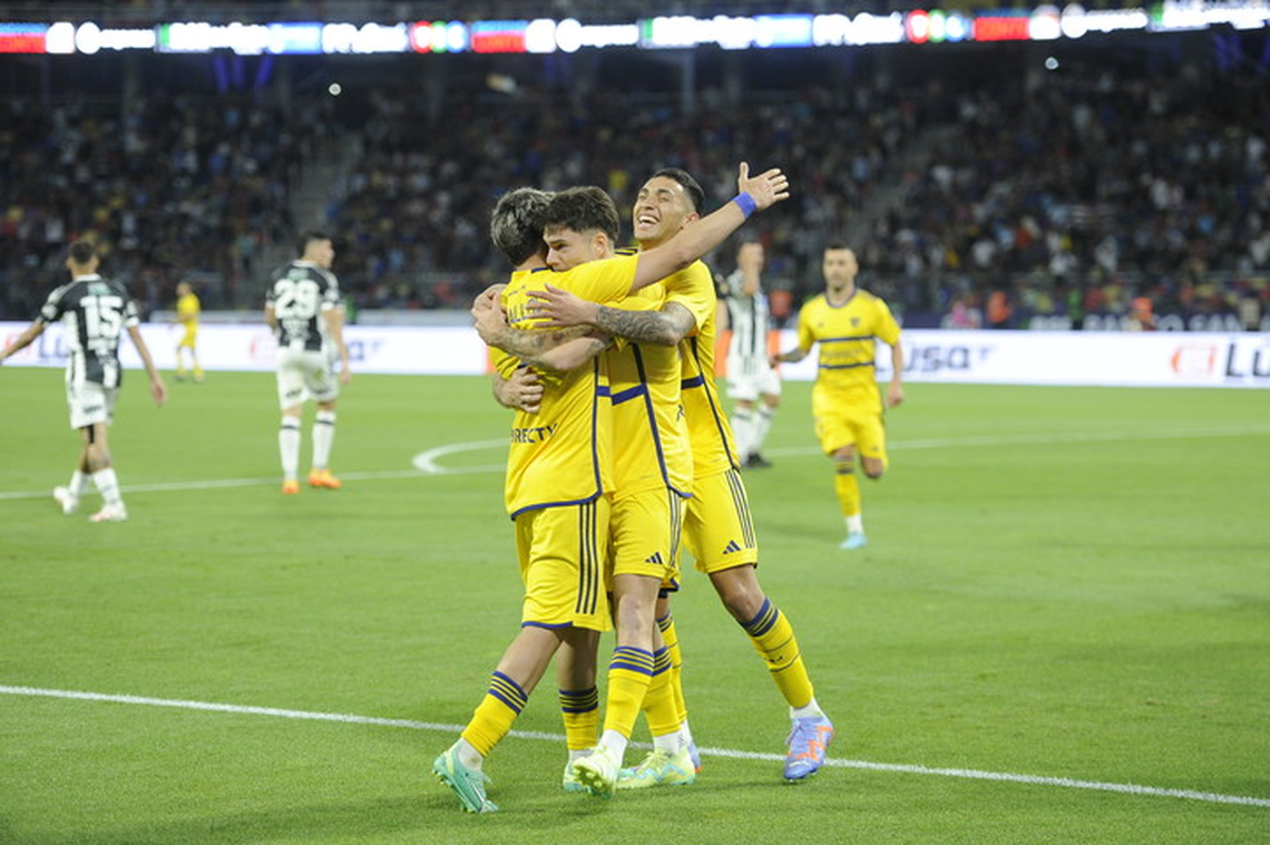 El festejo de Blondel contra Central Córdoba en su primer gol en Boca.