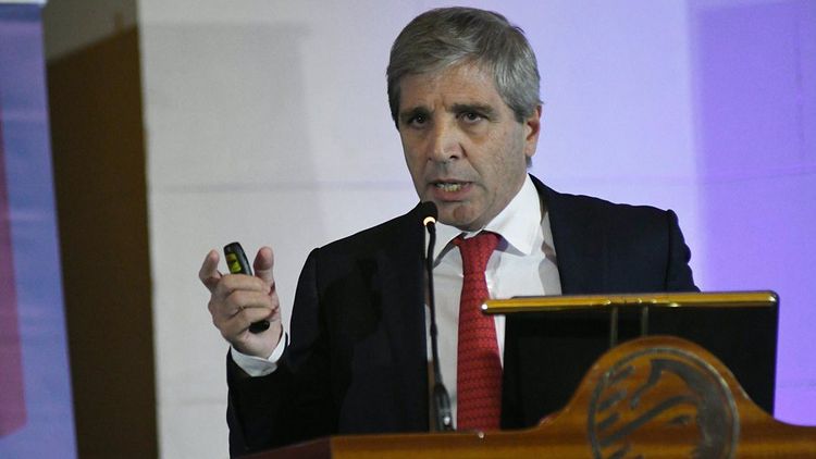 “Hoy por hoy, no es un problema el vencimiento del 9 de enero. Incluso hasta podría haber un refinanciamiento el 9 de enero mismo”, destacó Caputo.