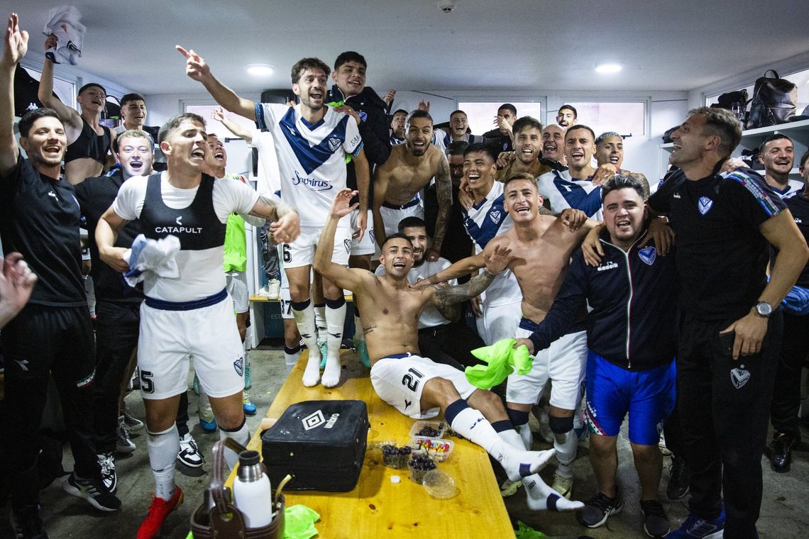 Vélez festejó el triunfo ante Argentinos en el vestuario - Foto: Club Vélez Sarsfield 