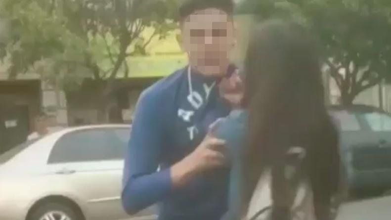 Córdoba: una joven agredió a su novio y todo quedó en un video. 