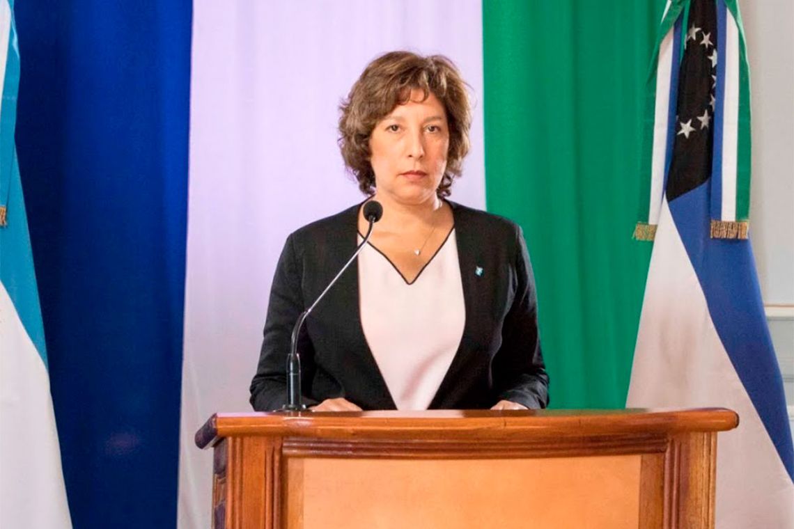 La gobernadora de Río Negro, Arabela Carreras, le solicitó personalmente refuerzos de fuerzas federales al presidente Alberto Fernández. Archivo.