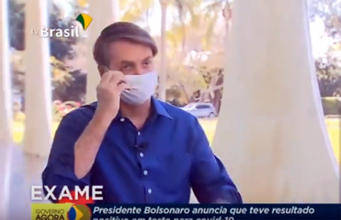 Video | El momento en el que Bolsonaro se quita el tapabocas y minimiza los riesgos de coronavirus