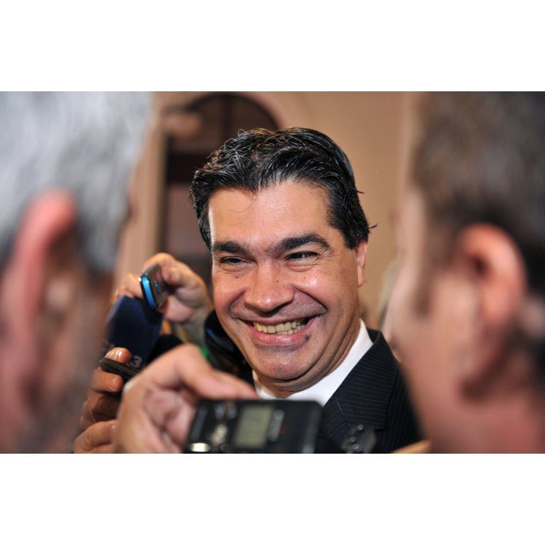 Ahora el Gobierno le quita banderas a la oposición