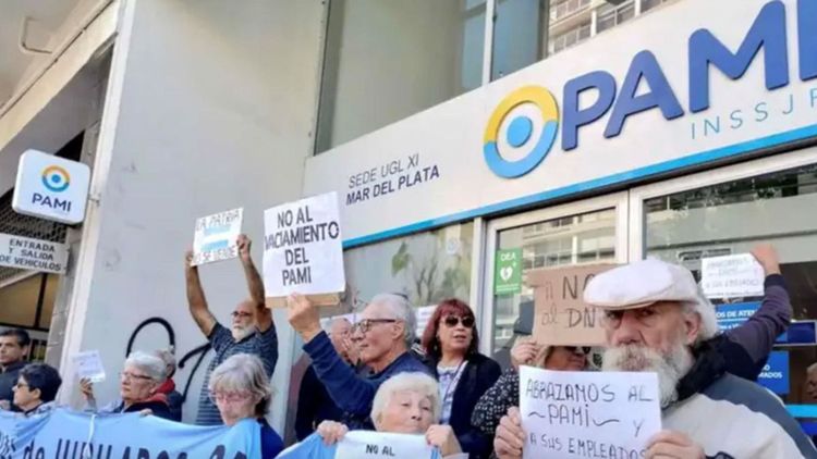 El ajuste en el PAMI impacta fuertemente en jubilados.
