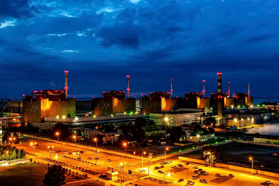 Ucrania: incendio y amenaza nuclear en la planta de Zaporiyia.
