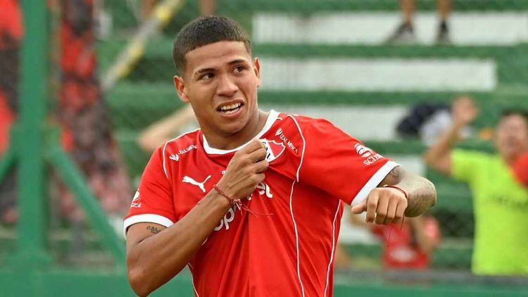 Independiente ganó 4 a 2 a Sportivo Atenas de Río Cuarto y avanzó en la Copa Argentina.