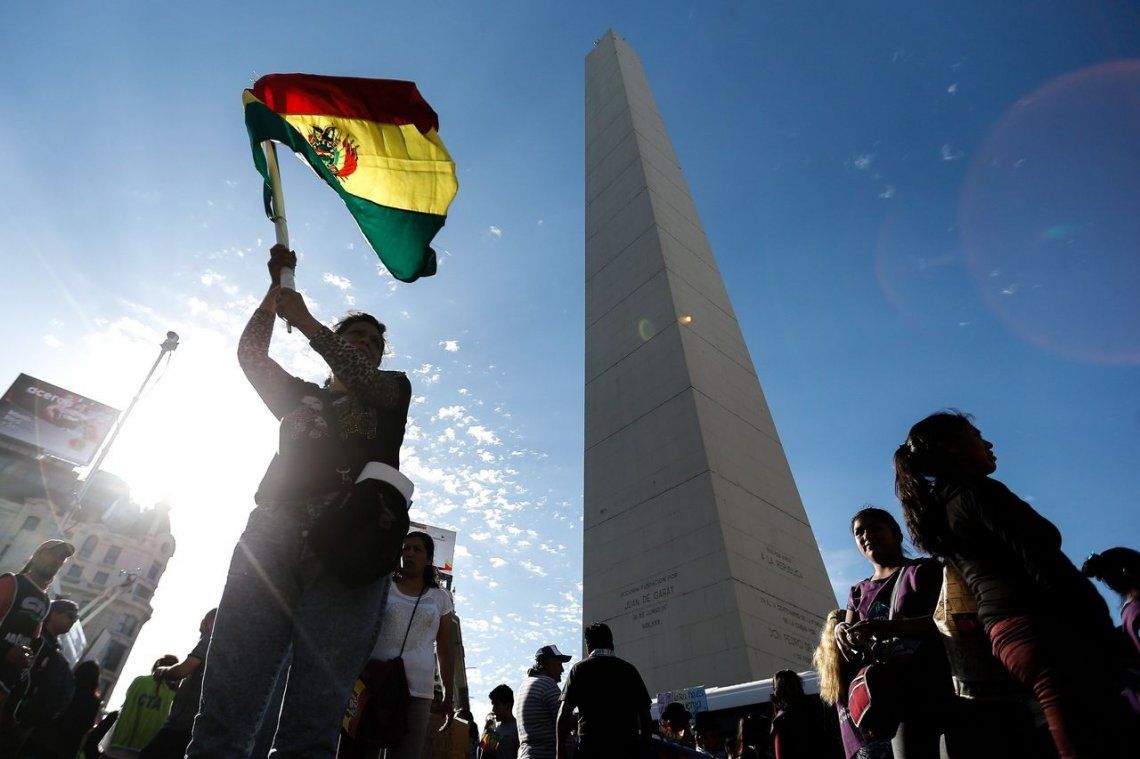 Golpe en Bolivia: organizaciones sociales marcharon al Obelisco para apoyar a Evo Morales