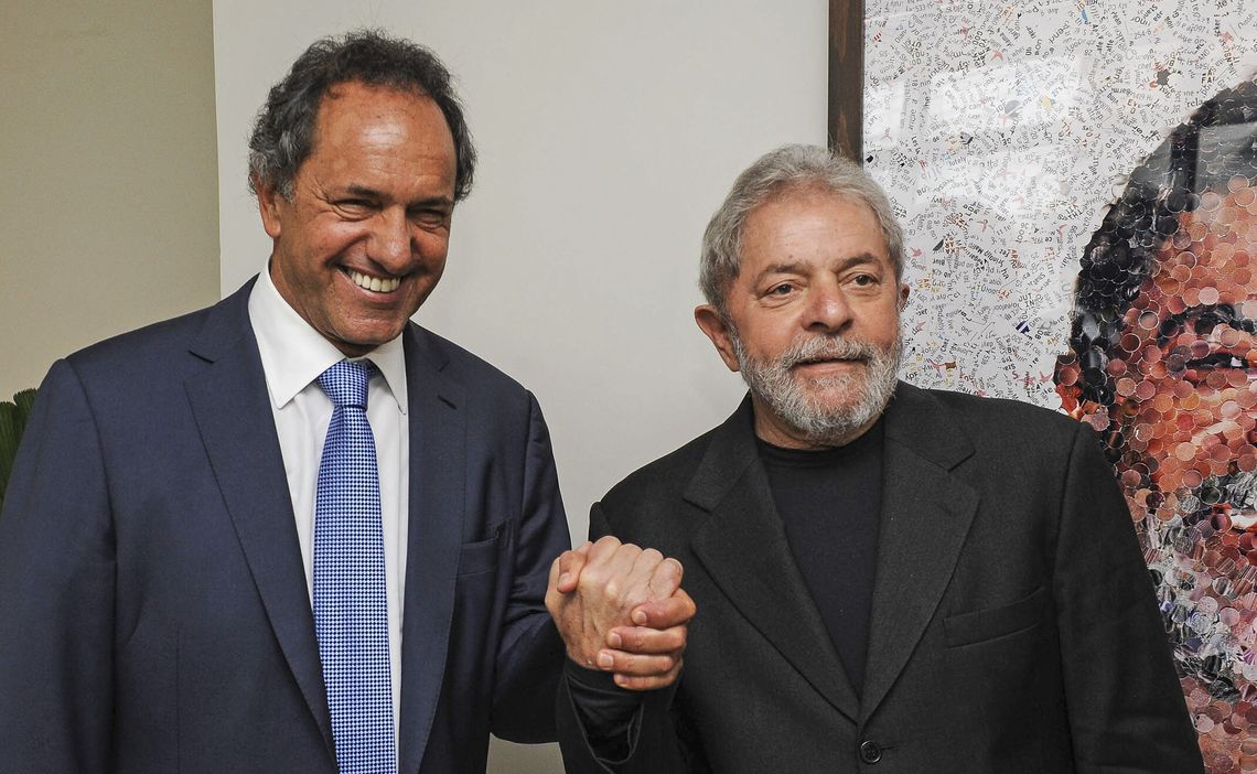 Scioli con Lula: al embajador lo sorprendió la celeridad con la que se movieron los manifestantes.