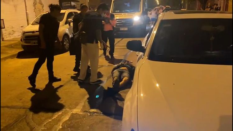 Ramos Mejía - delincuenta cae tras intentar robar a dos policías 