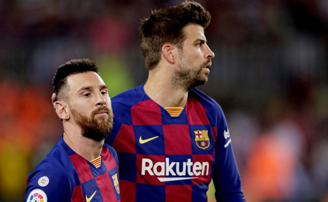 Duros insultos contra Messi y Piqué en mensajes filtrados de la exdirectiva del Barcelona.