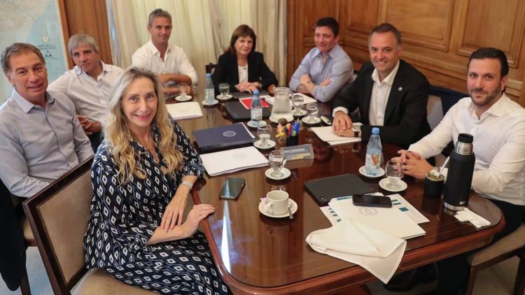 El Gobierno reúne a la mesa política el proximo jueves.
