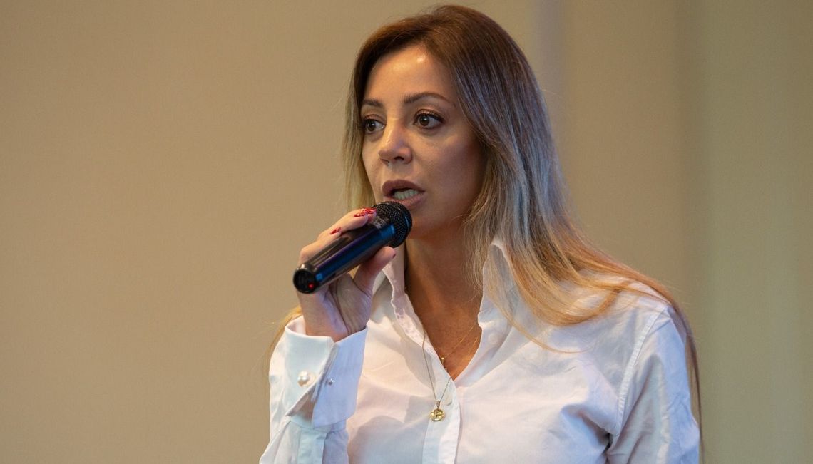 Massa anunció a Flavia Royón como secretaria de Energía.