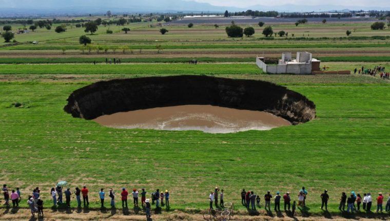 México: creen que el fenómeno fue por el agua. 