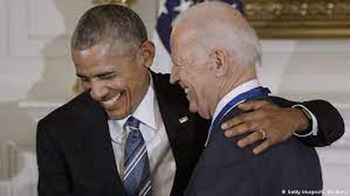 Obama y Biden, en plena camaradería. 