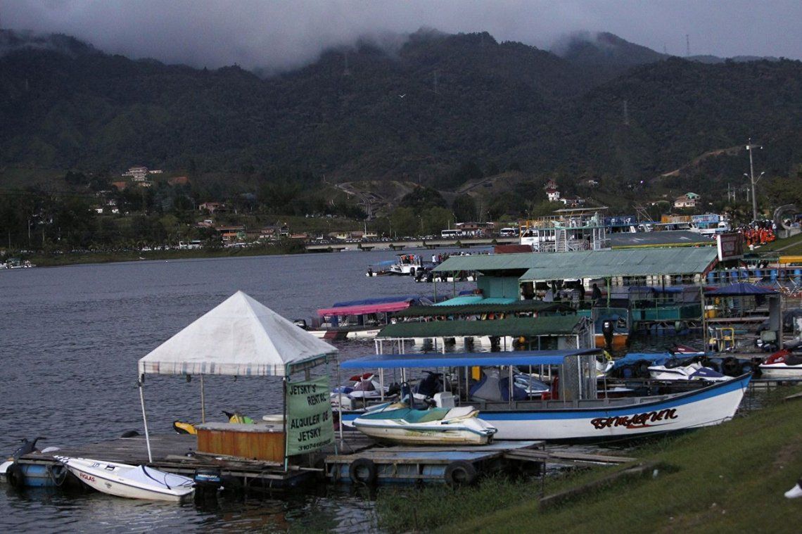Naufragó embarcación turística en Colombia: 9 muertos y 28 desaparecidos