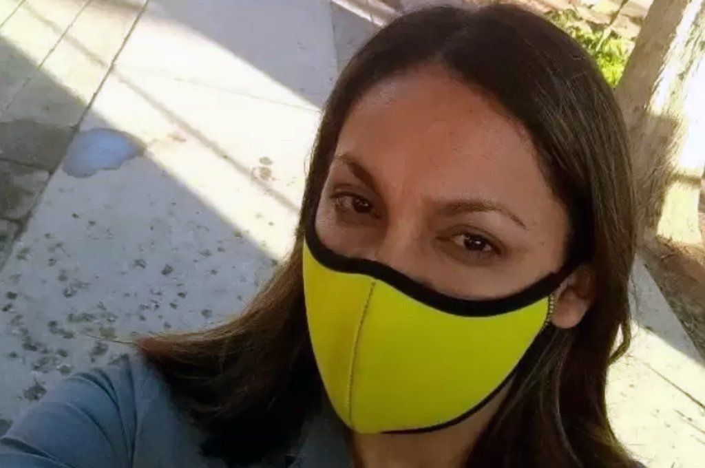 Paola Tejeda se desempeña como personal de servicios generales en la Escuela Ramón Barrera.